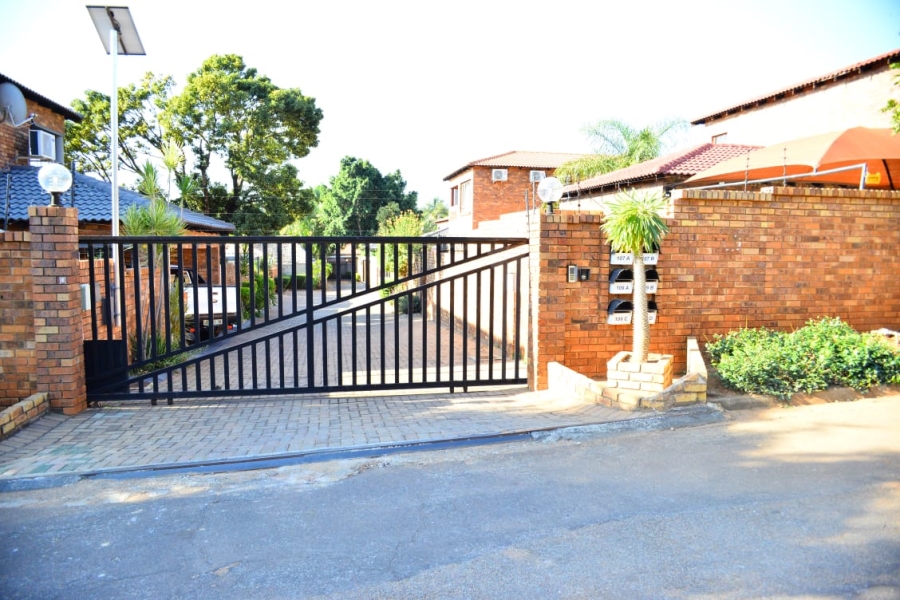 3 Bedroom Property for Sale in Safari Gardens North West